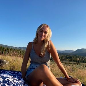 Meet your Posher, Hailey